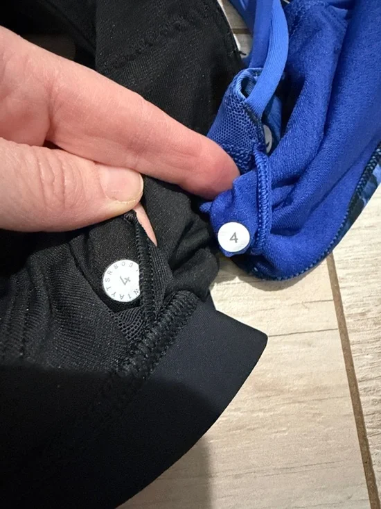 You pick! Lululemon Sports Bras Black Pink Blue Charcoal size 4 - Picture 9 of 13